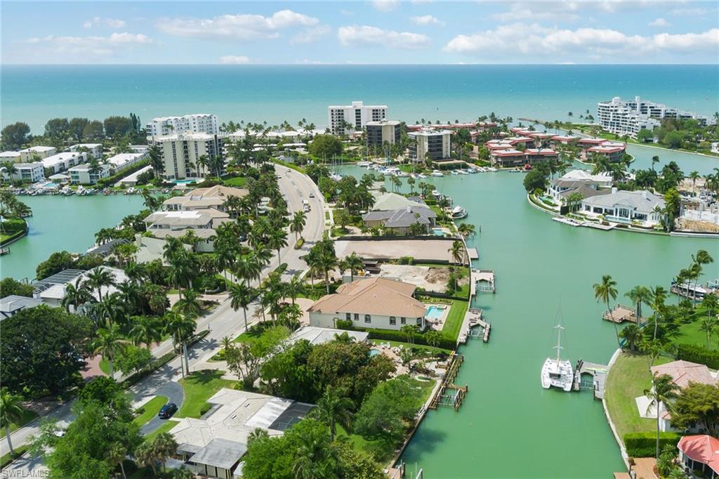 MOORINGS - Residential