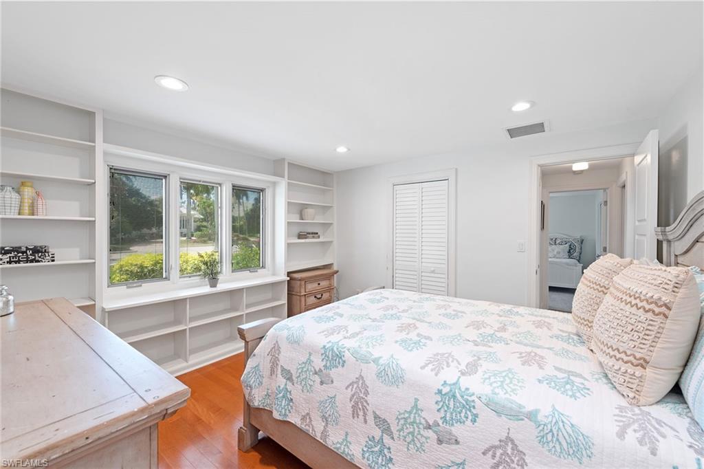 MOORINGS - Residential