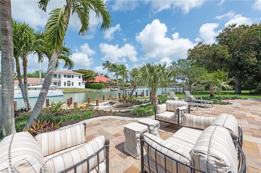 MOORINGS - Residential