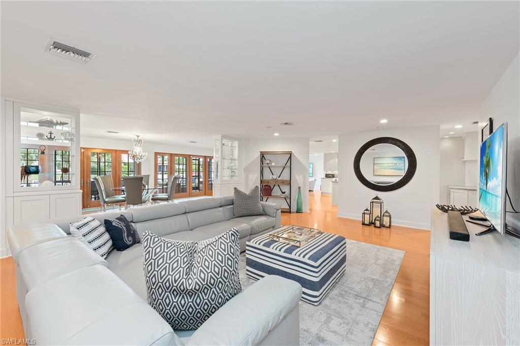 MOORINGS - Residential