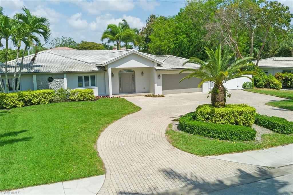 MOORINGS - Residential