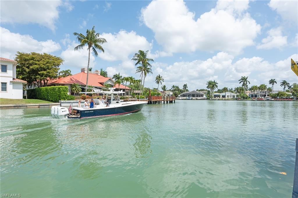 MOORINGS - Residential