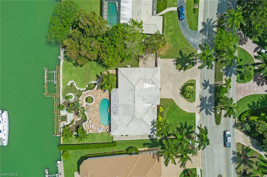 MOORINGS - Residential