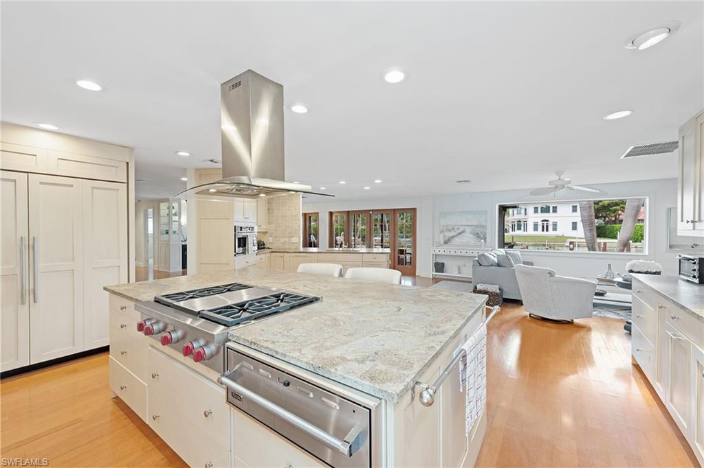 MOORINGS - Residential