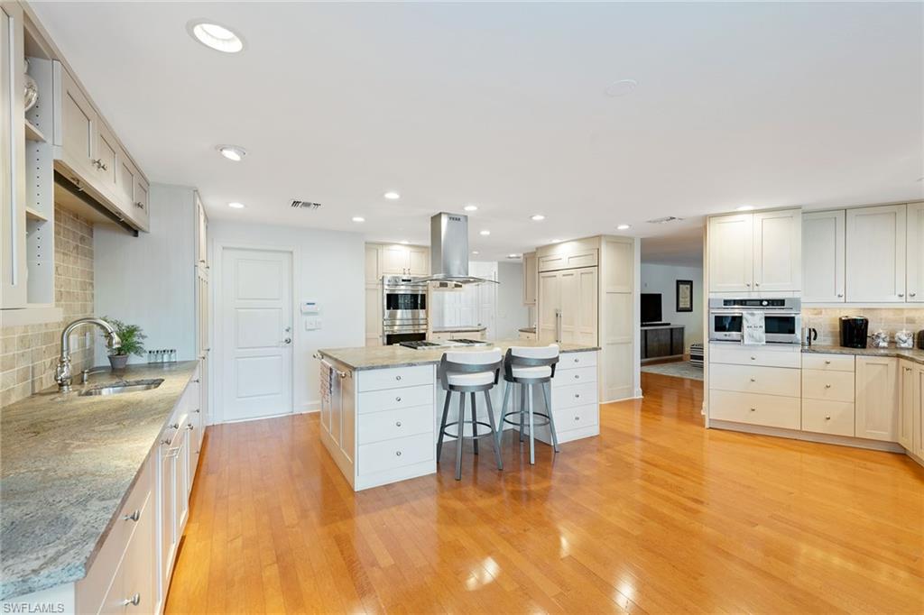 MOORINGS - Residential