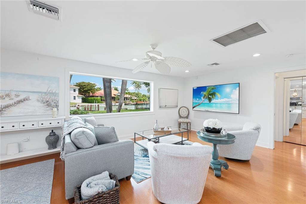 MOORINGS - Residential