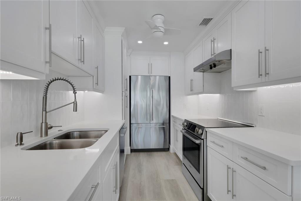 PORT AU VILLA - Residential