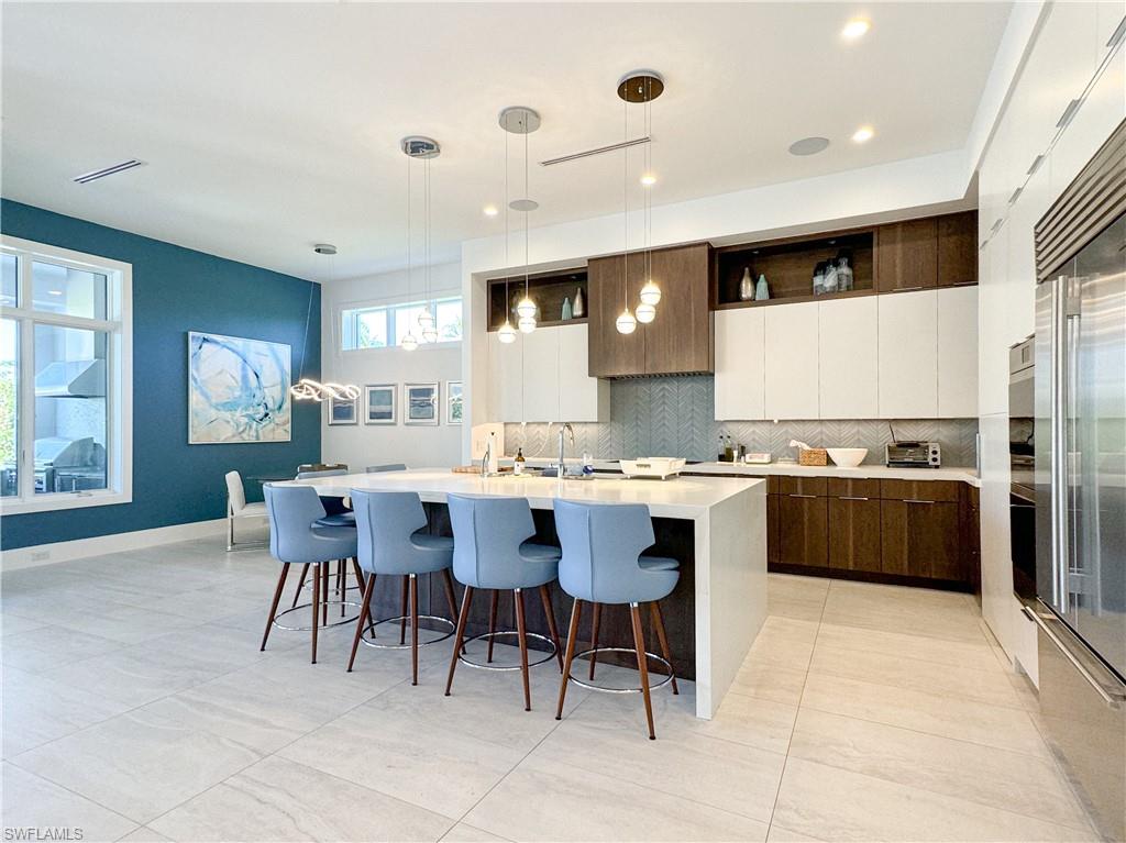 MOORINGS - Residential Lease