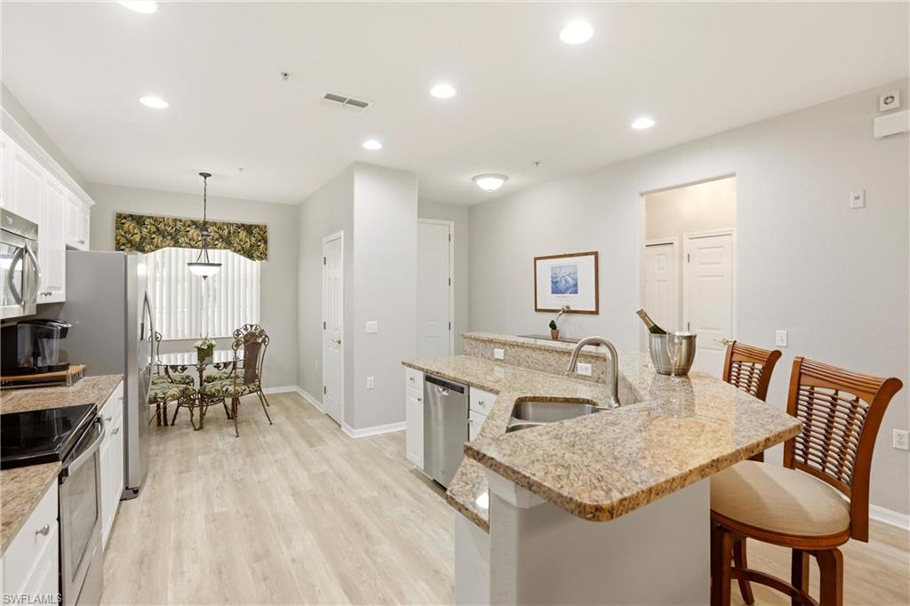 LAKE BARRINGTON - Residential