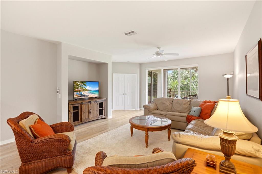 LAKE BARRINGTON - Residential