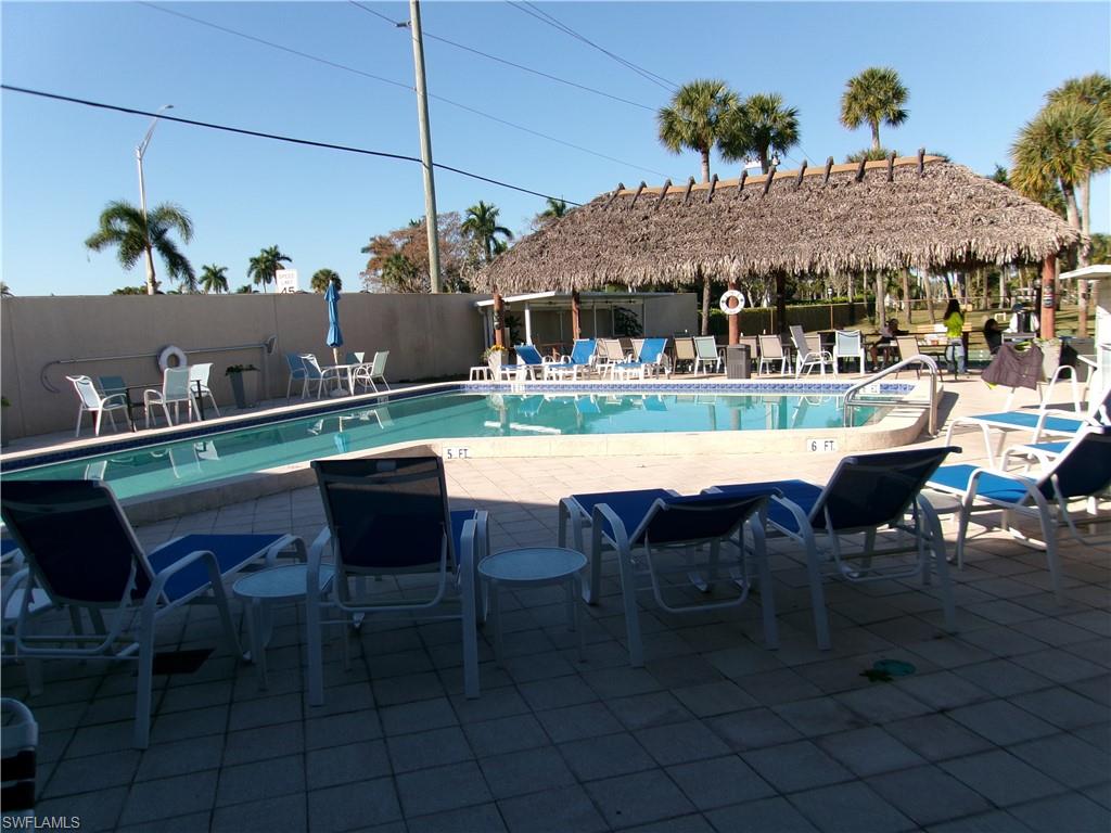 RIVIERA COLONY - Residential