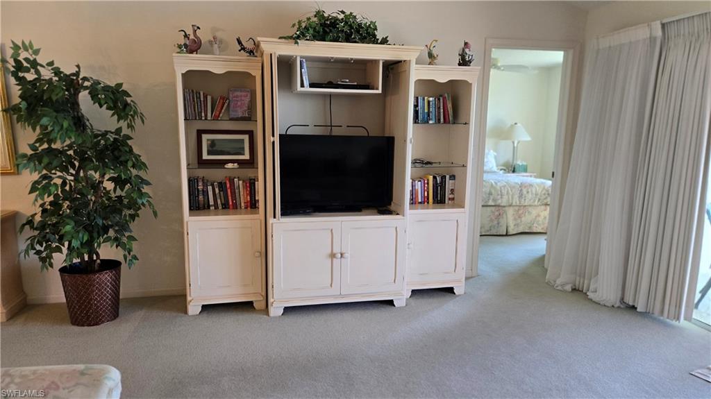 ANDOVER SQUARE - Residential