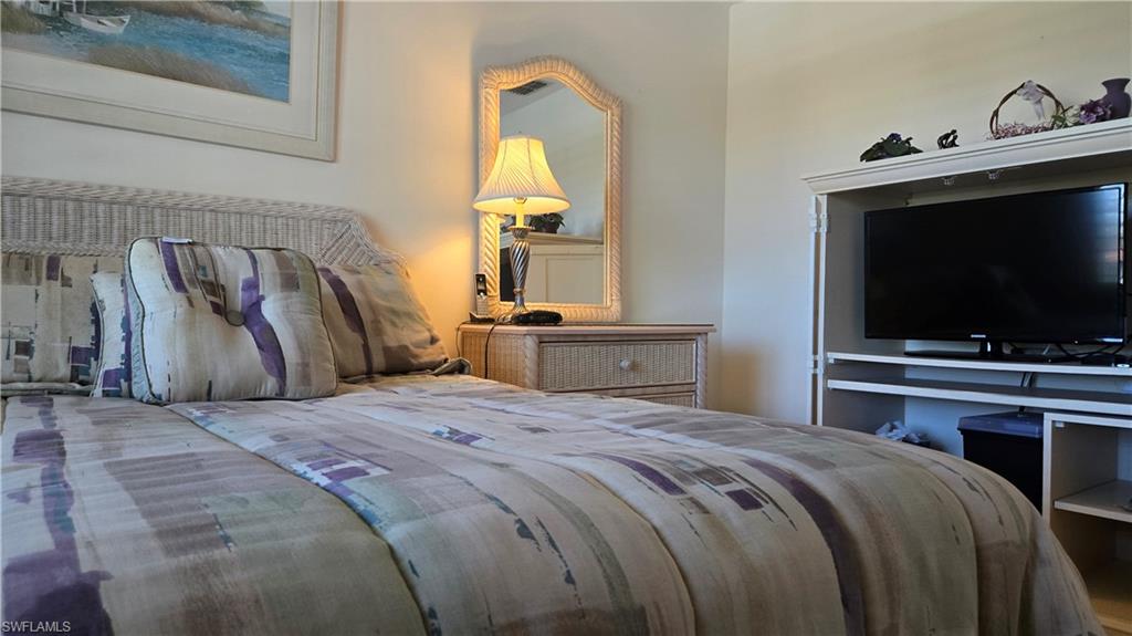 ANDOVER SQUARE - Residential