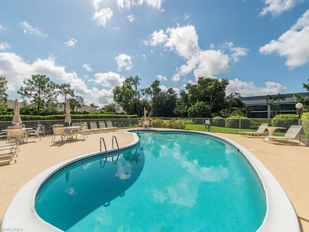 FOUNTAINS IV - Residential