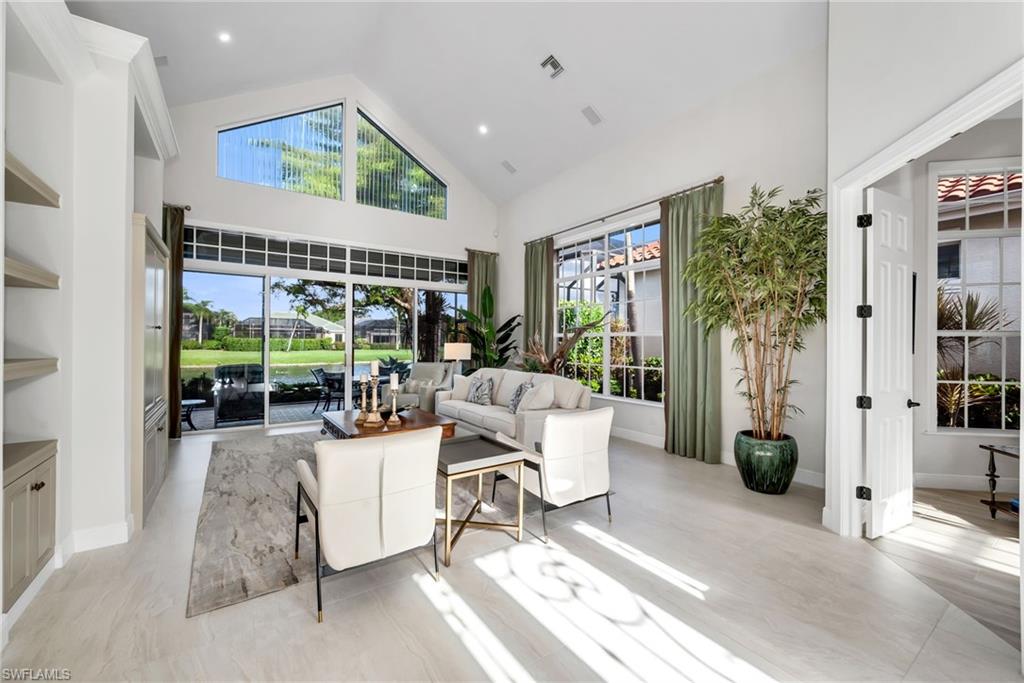 MIRA LAGO - Residential