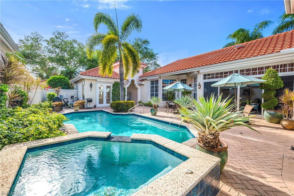 MIRA LAGO - Residential