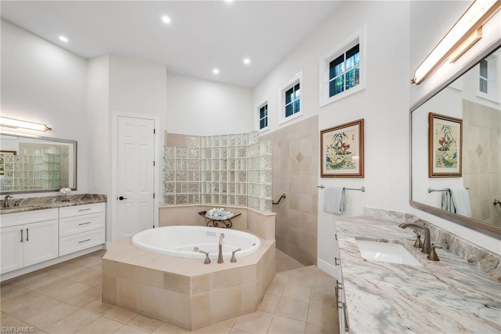 MIRA LAGO - Residential