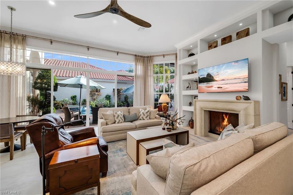 MIRA LAGO - Residential