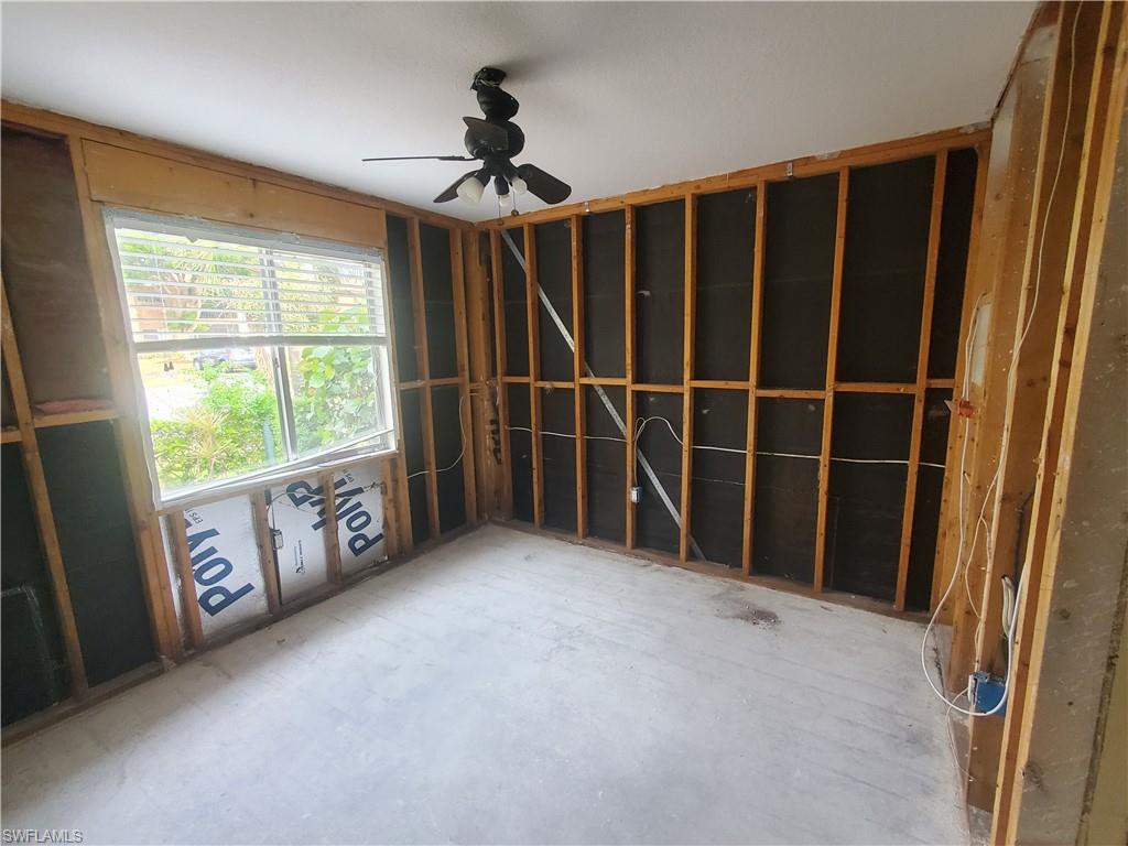 ROYAL WOODS - Residential