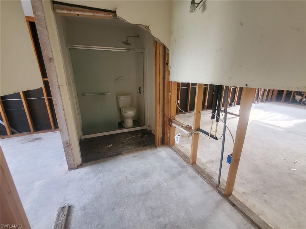 ROYAL WOODS - Residential