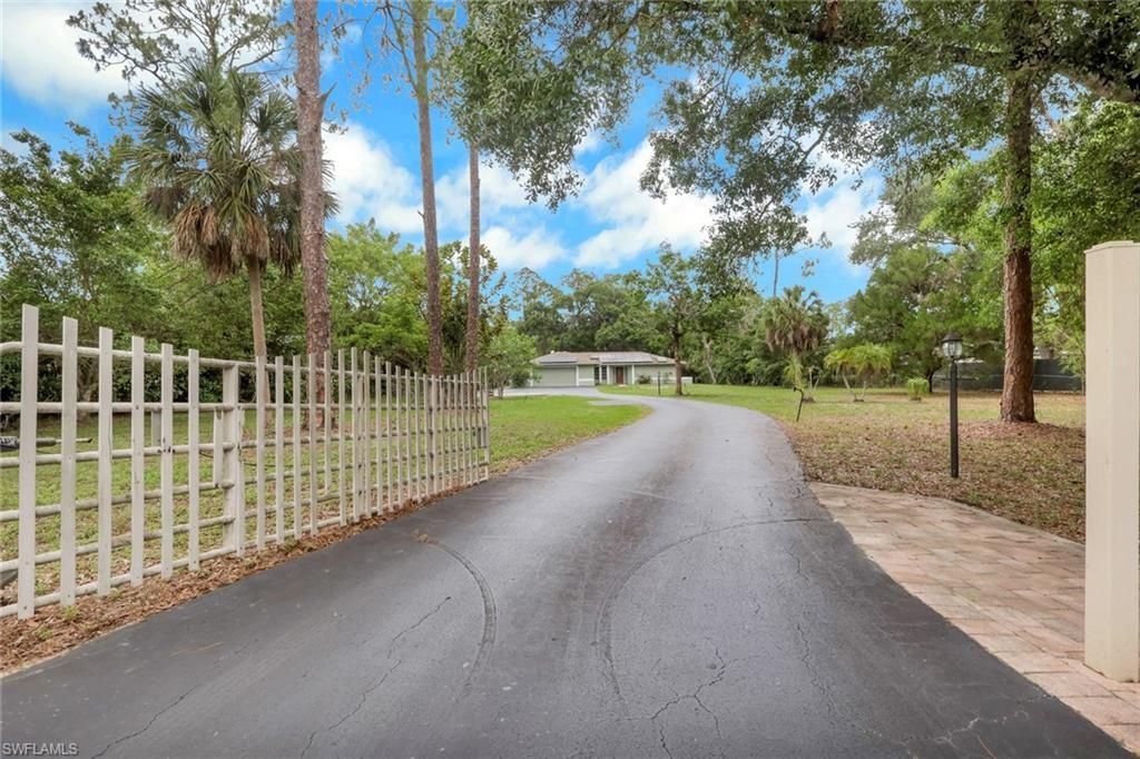 Photo of 3425 29th AVE SW, NAPLES, FL 34117 (MLS # 226021397)
