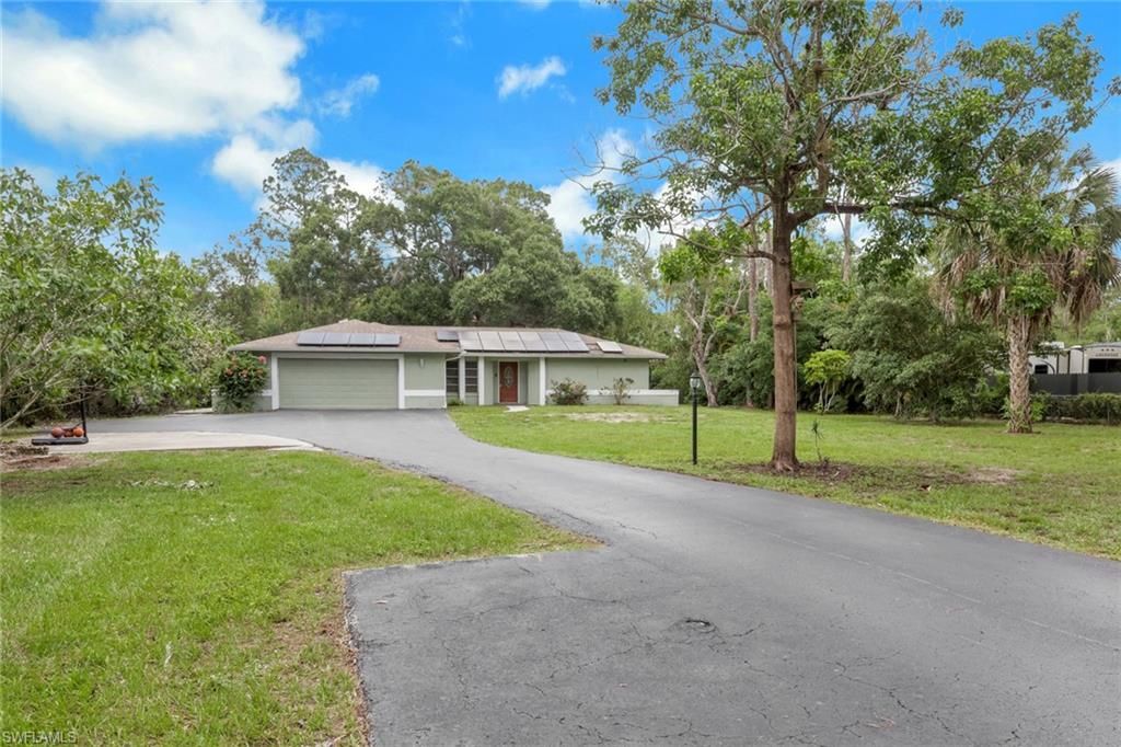 Photo of 3425 29th AVE SW, NAPLES, FL 34117 (MLS # 226021397)