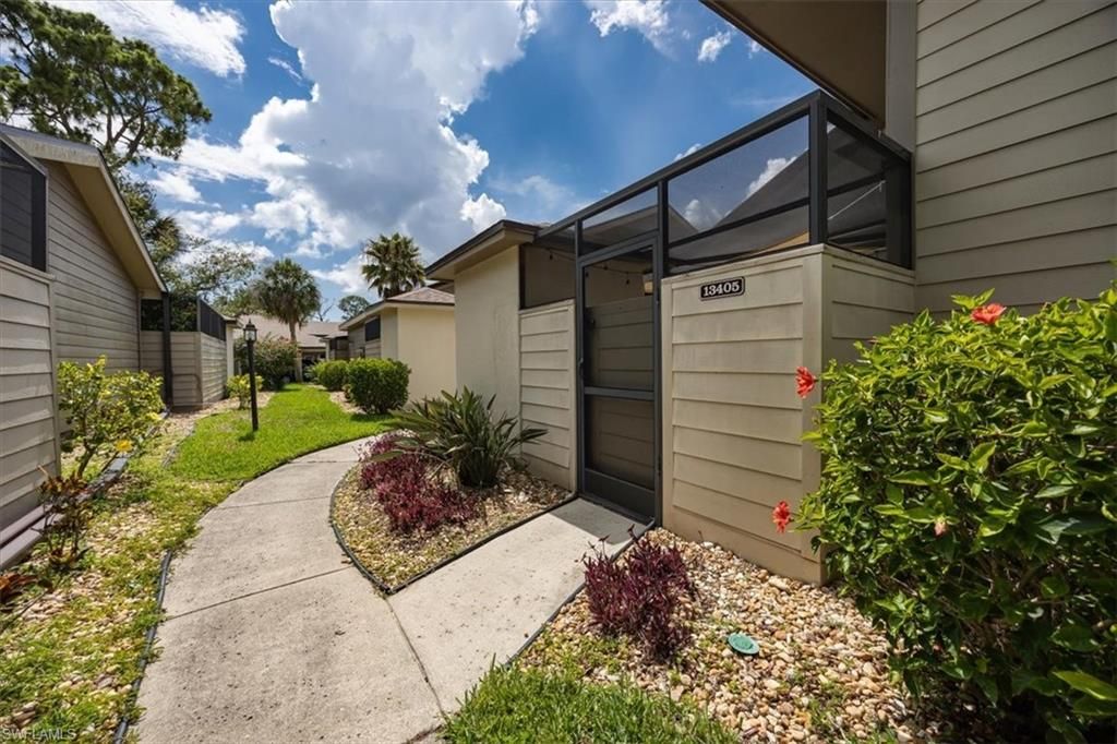 Photo of 13405 Fox Chapel CT, FORT MYERS, FL 33919 (MLS # 225084311)