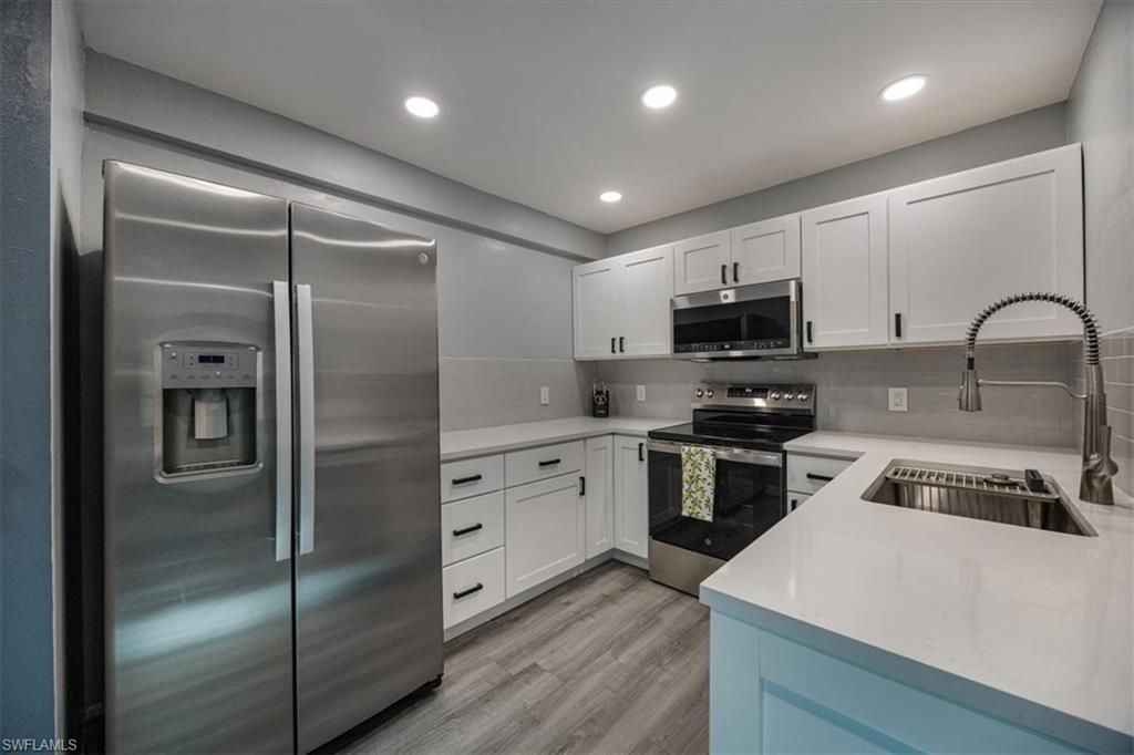 Photo of 13405 Fox Chapel CT, FORT MYERS, FL 33919 (MLS # 225084311)