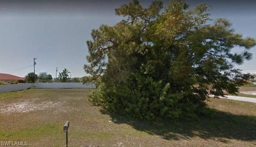 Cape Coral 10000 SF lot at the corner of NW 14th St. 
Seller is motivated. Bring all offers. Residential vacant land at the corner of NW 14th St. Have neighbors on all sides.