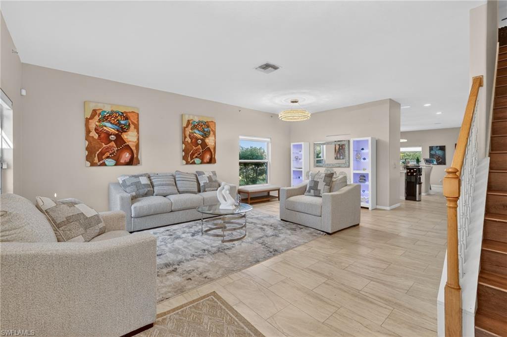 VALENCIA LAKES - Residential