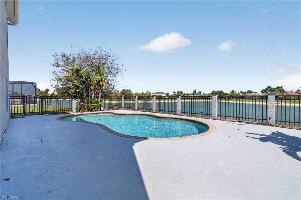 VALENCIA LAKES - Residential