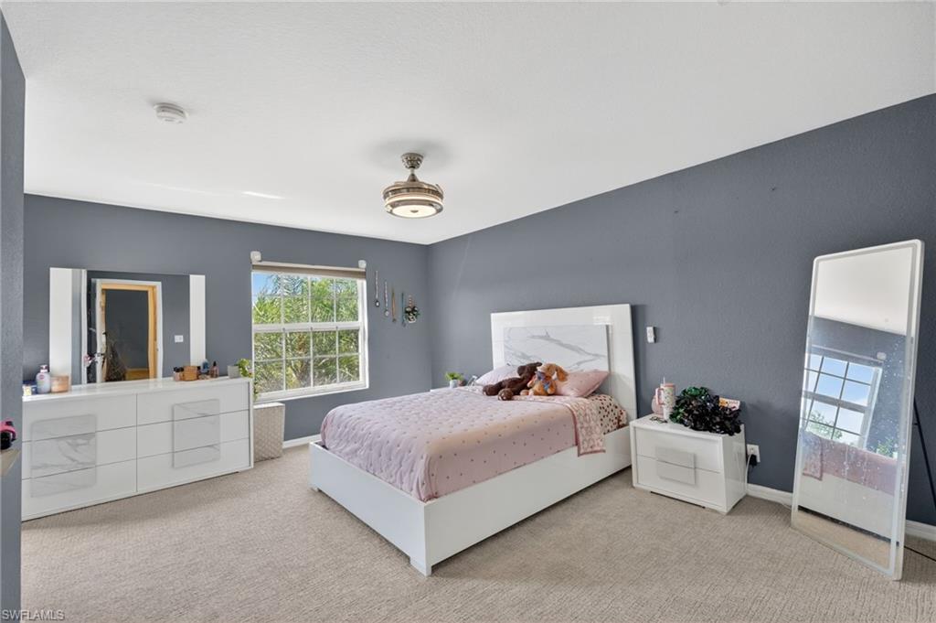 VALENCIA LAKES - Residential