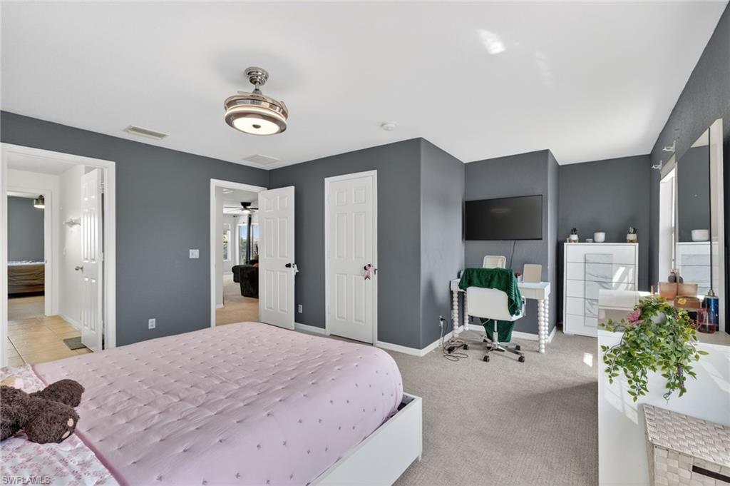 VALENCIA LAKES - Residential