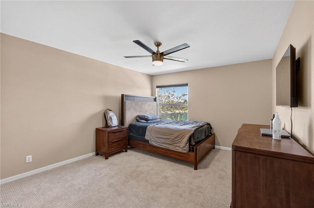 VALENCIA LAKES - Residential