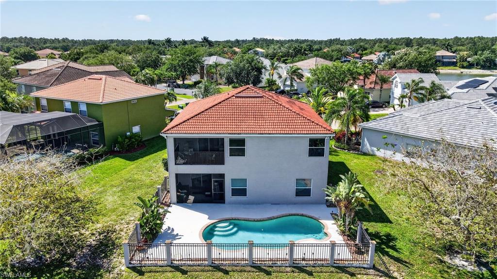 VALENCIA LAKES - Residential