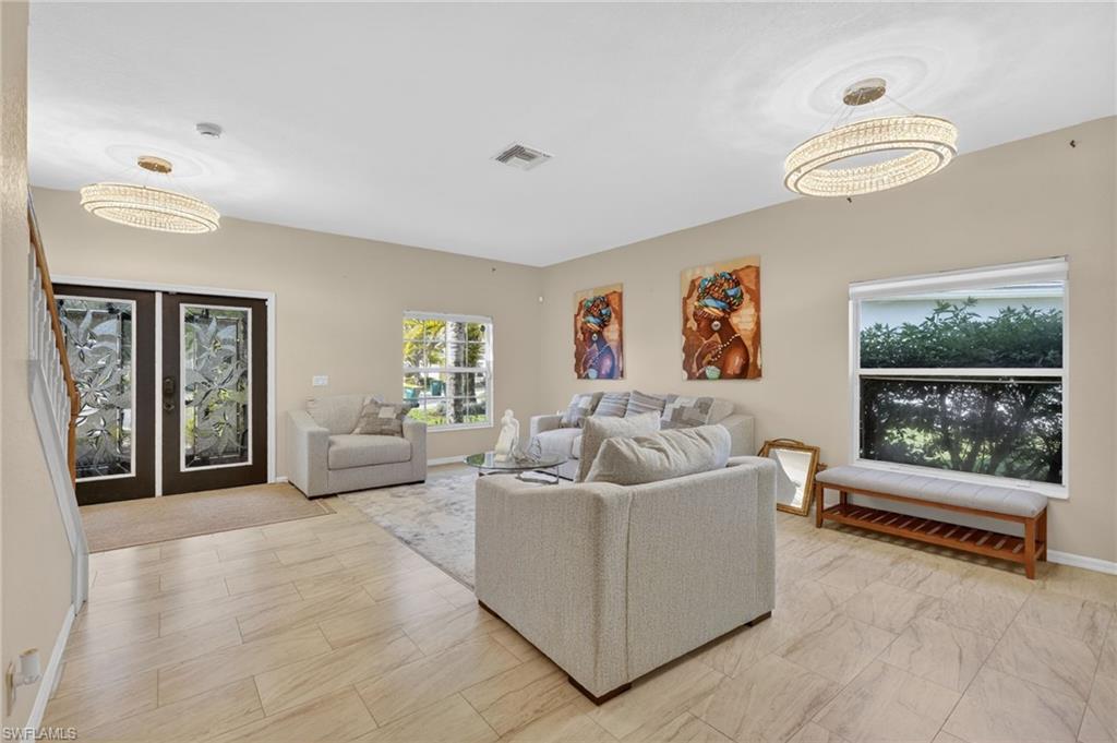 VALENCIA LAKES - Residential