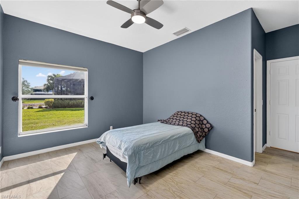 VALENCIA LAKES - Residential