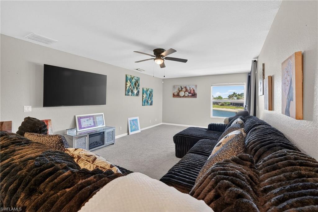 VALENCIA LAKES - Residential