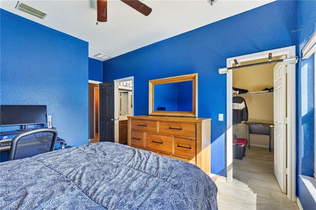 VALENCIA LAKES - Residential