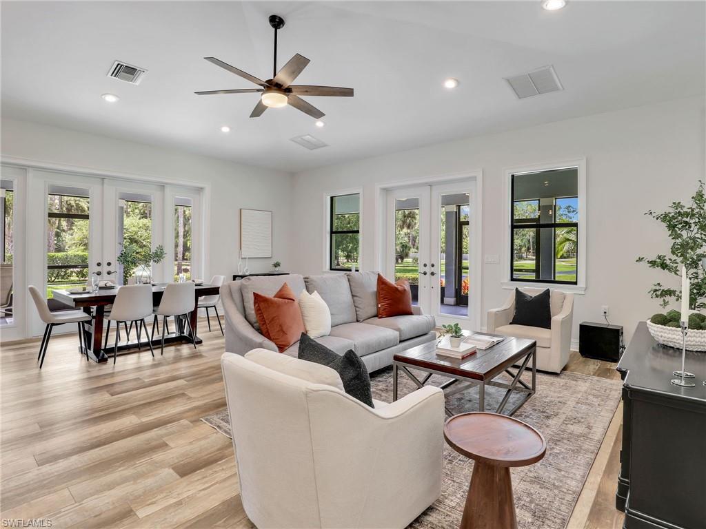 COLLIER WOODS - Residential