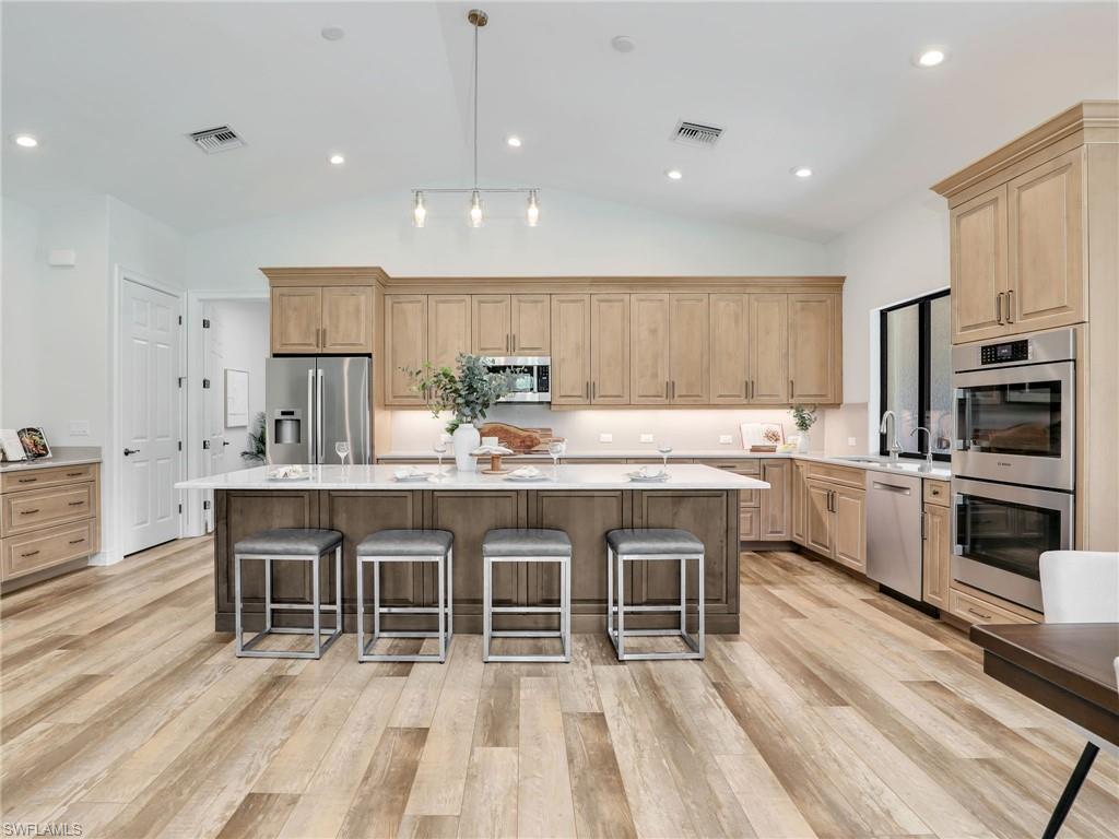 COLLIER WOODS - Residential