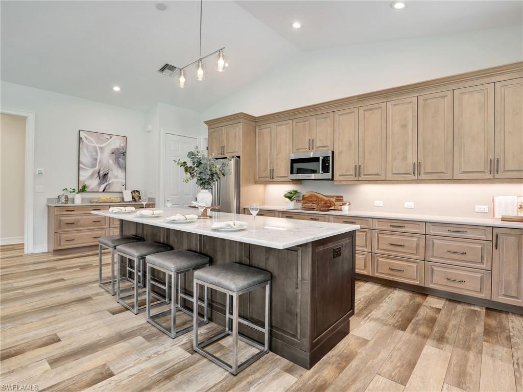 COLLIER WOODS - Residential