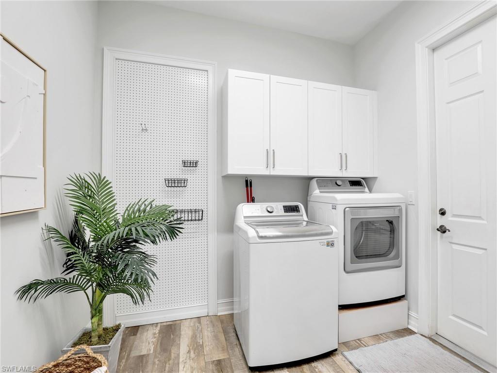 COLLIER WOODS - Residential