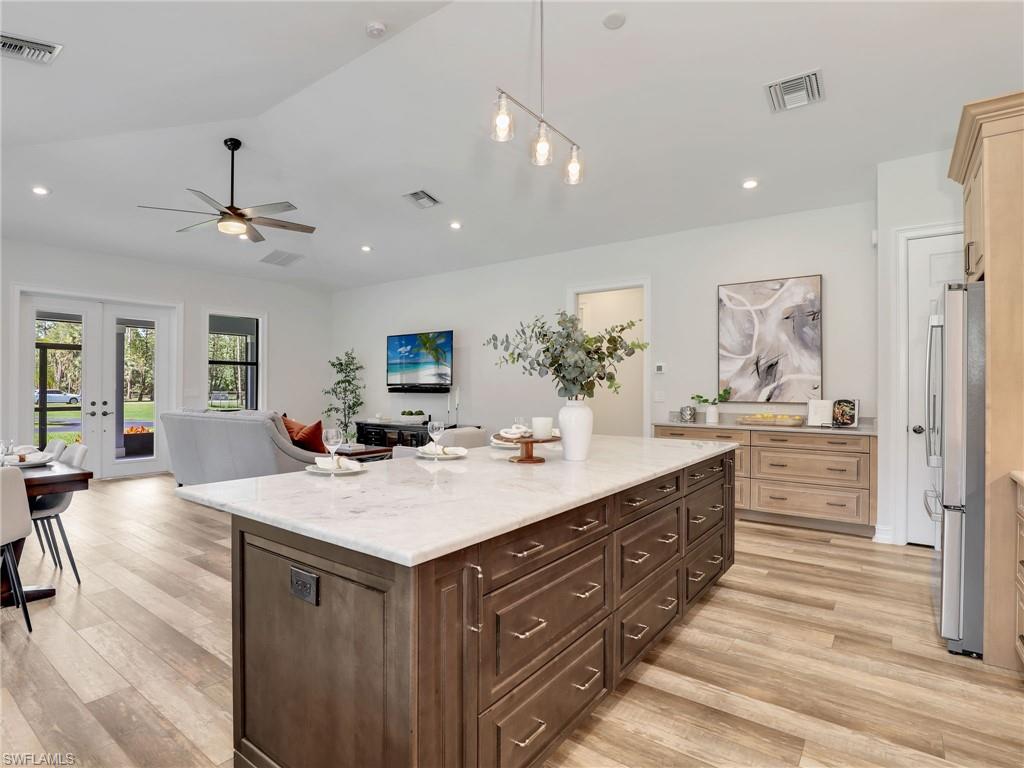 COLLIER WOODS - Residential