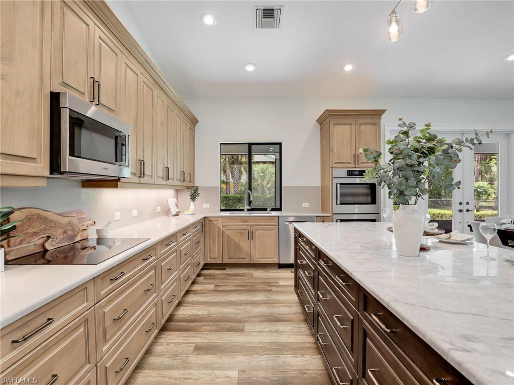 COLLIER WOODS - Residential