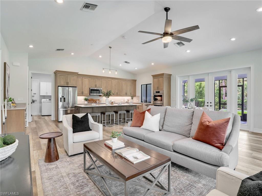 COLLIER WOODS - Residential