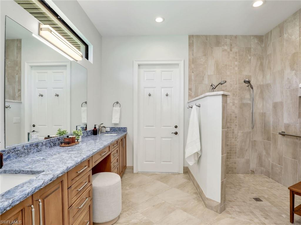 COLLIER WOODS - Residential