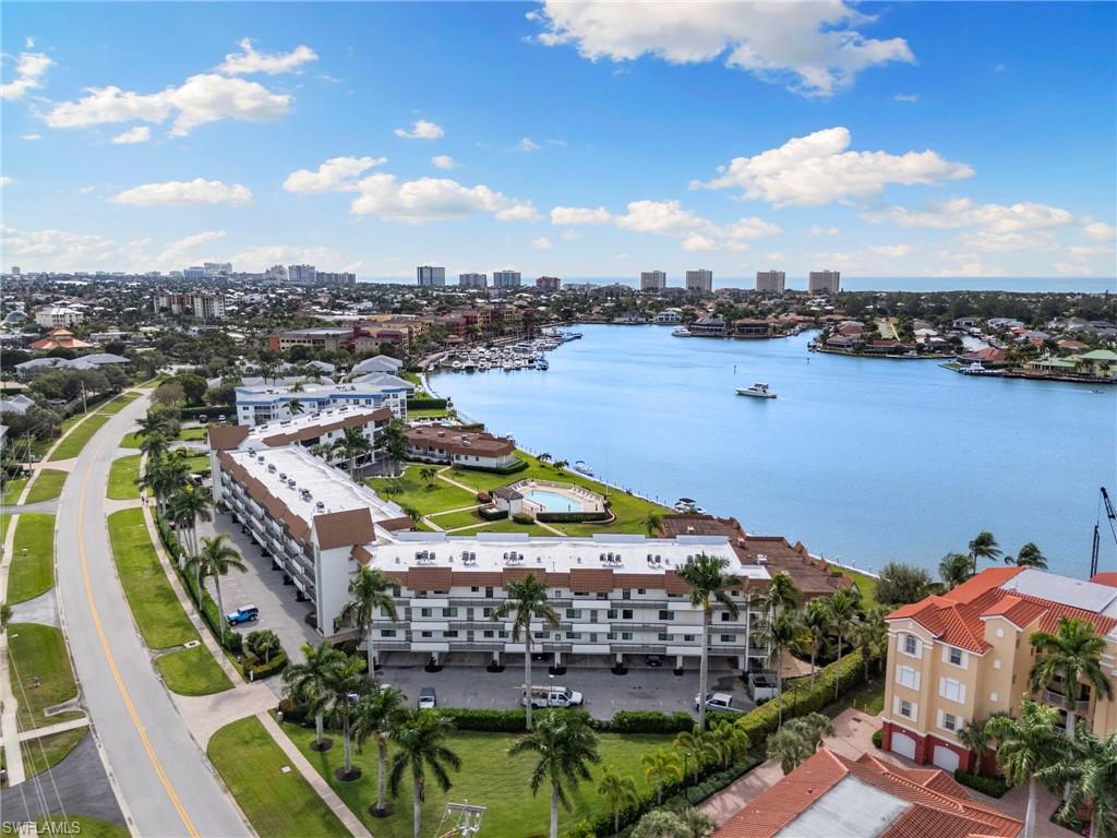 SMOKEHOUSE HARBOUR - Residential