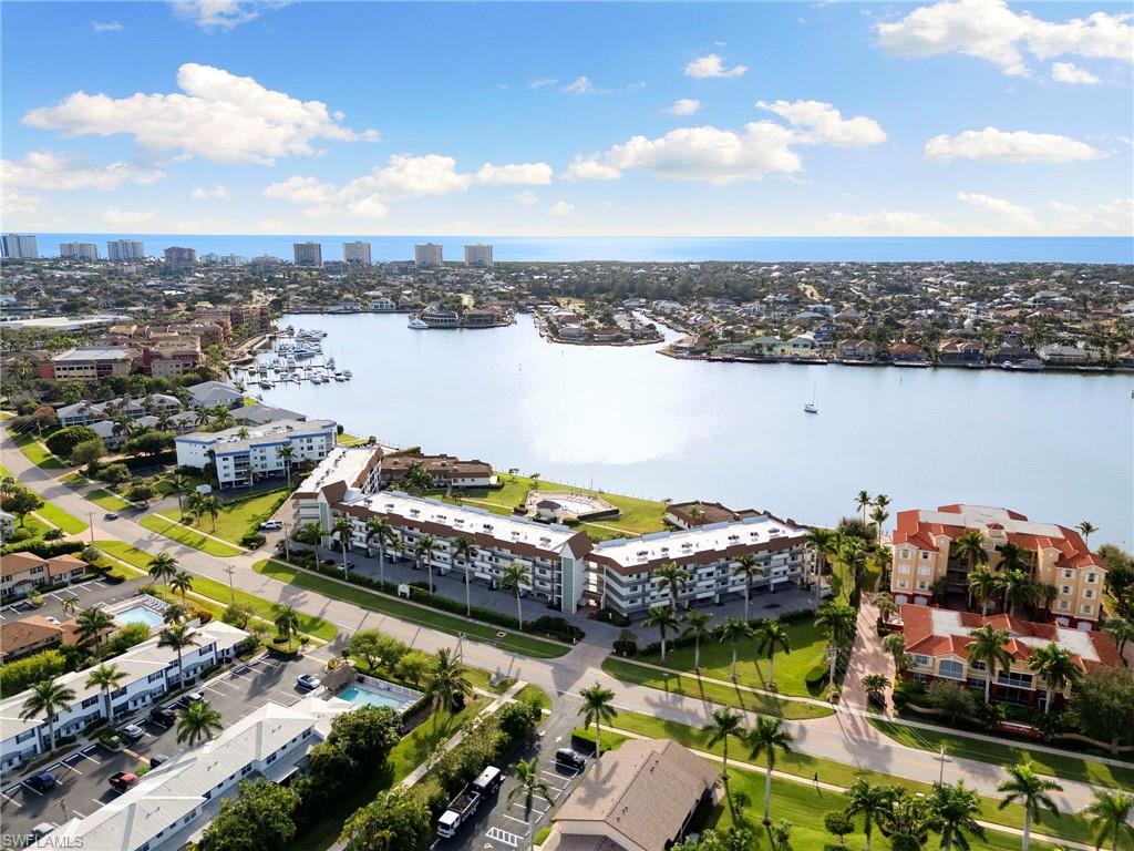 SMOKEHOUSE HARBOUR - Residential