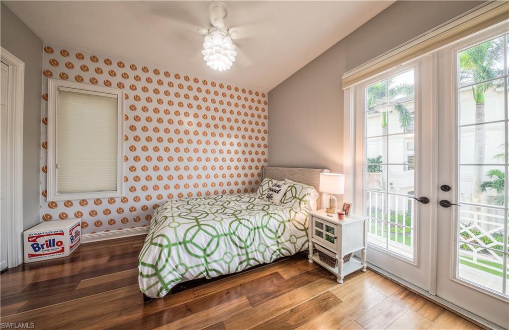 BAREFOOT BEACH - Residential